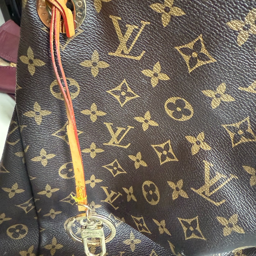 Chic Monogram Print Large HOBO
Slouchy Shoulder Bag - Picture 3 of 7